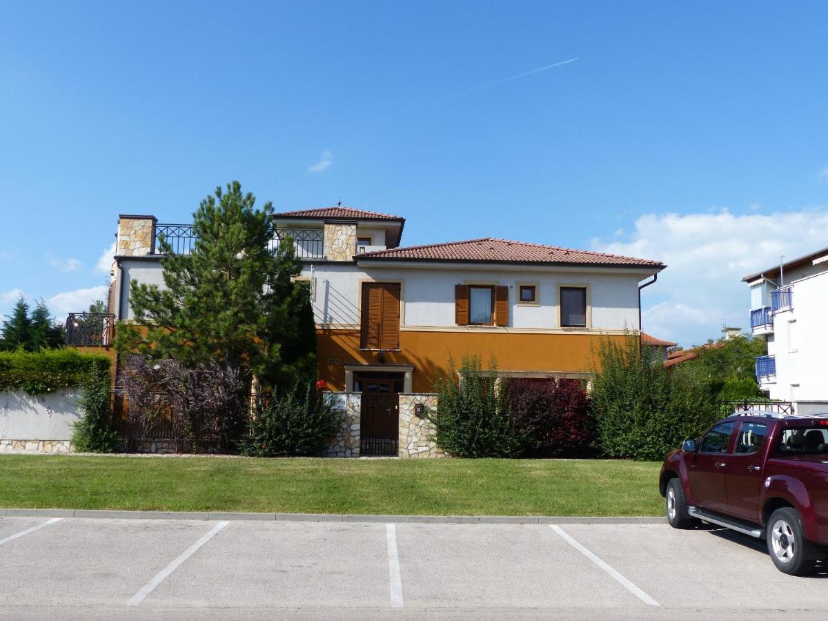 שיופוק Toscana Lakeside Apartments I - II Family Friend מראה חיצוני תמונה