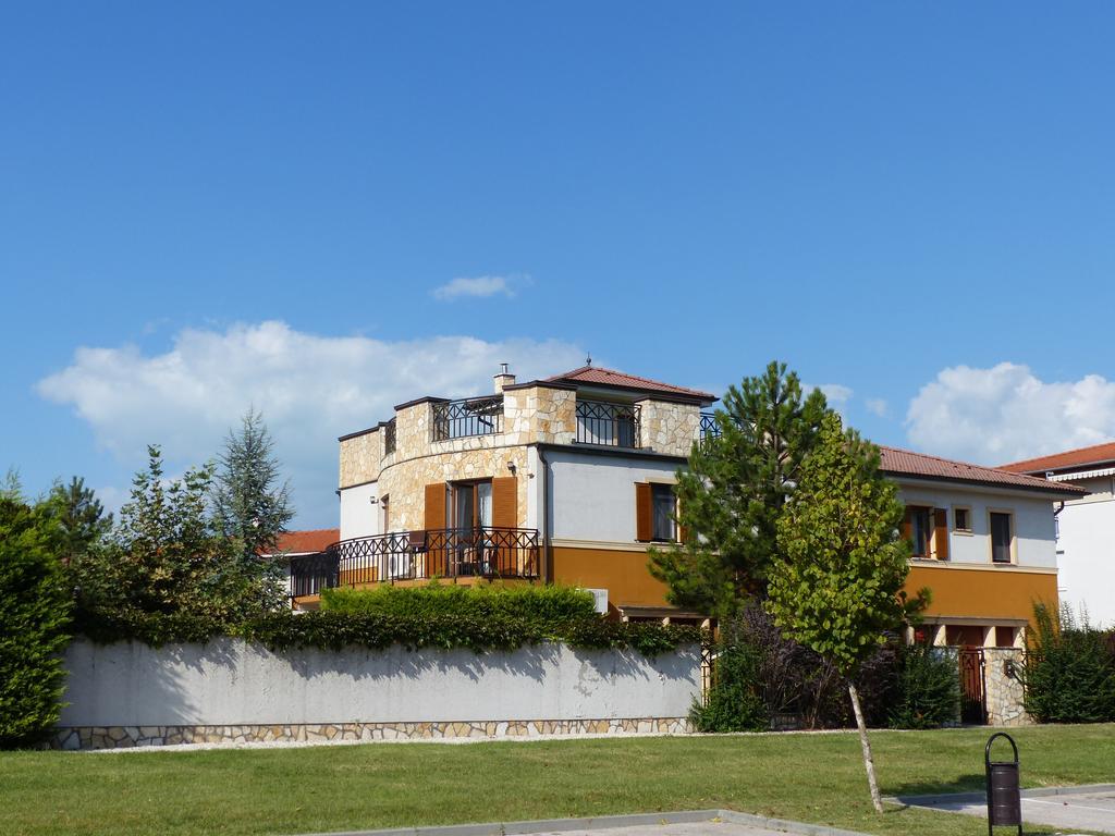 שיופוק Toscana Lakeside Apartments I - II Family Friend מראה חיצוני תמונה
