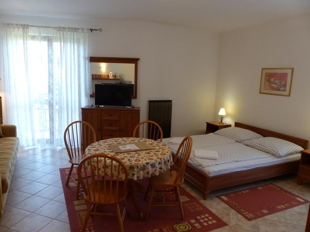 שיופוק Toscana Lakeside Apartments I - II Family Friend חדר תמונה