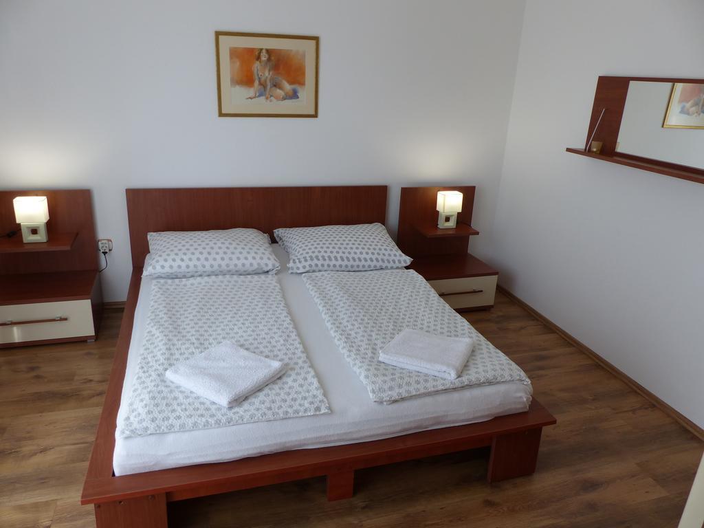 שיופוק Toscana Lakeside Apartments I - II Family Friend חדר תמונה